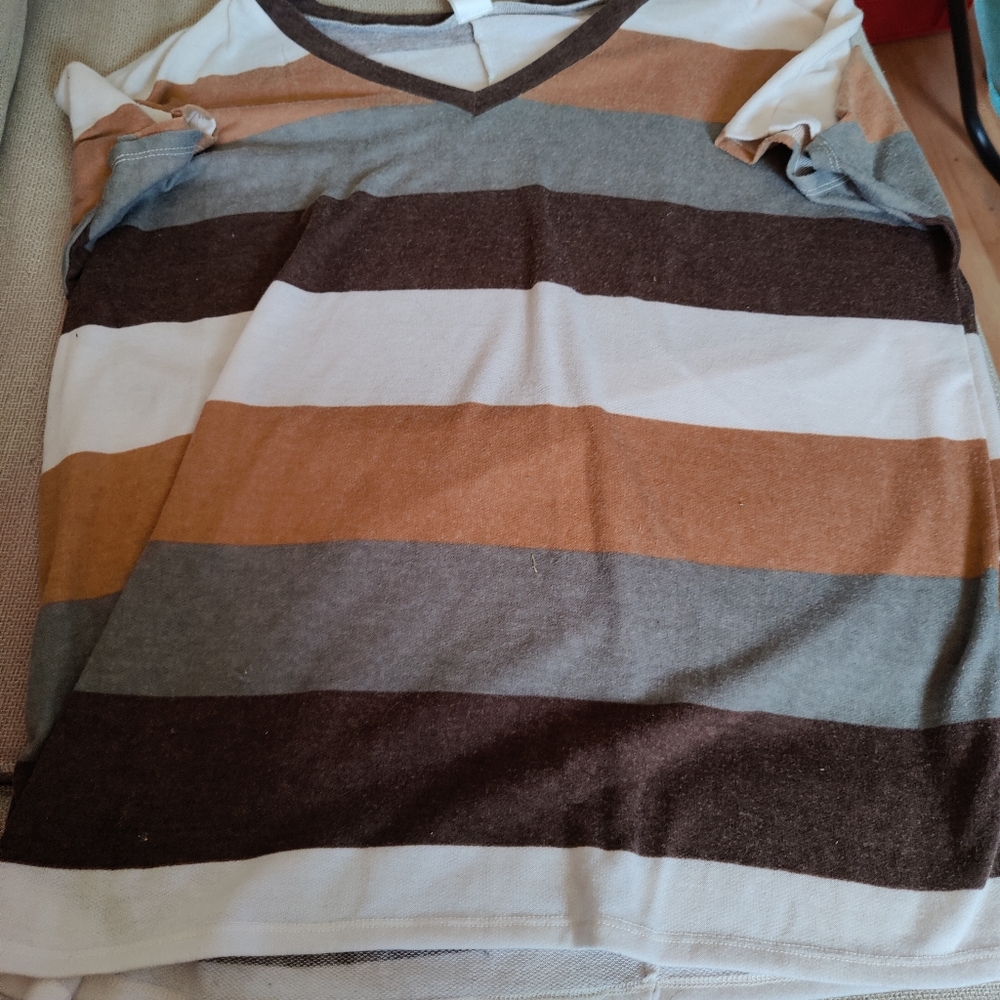 High V neck stripped tee